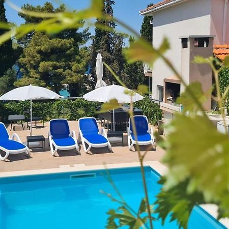 Apartments Villa Natali - Heating Pool Traù Esterno foto