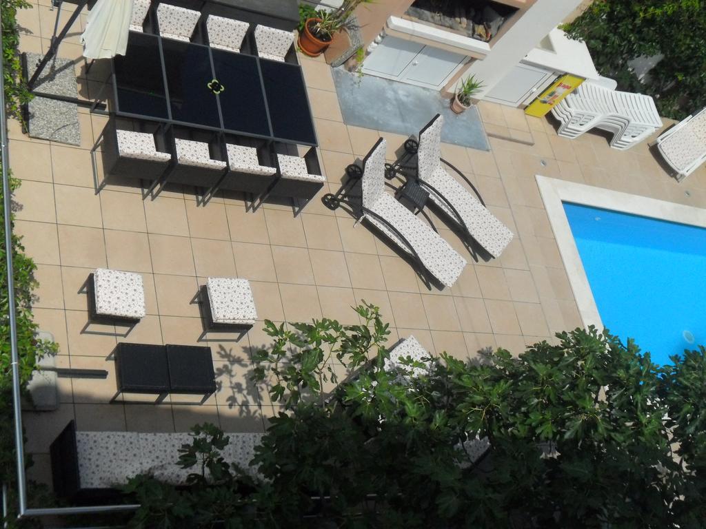 Apartments Villa Natali - Heating Pool Traù Esterno foto